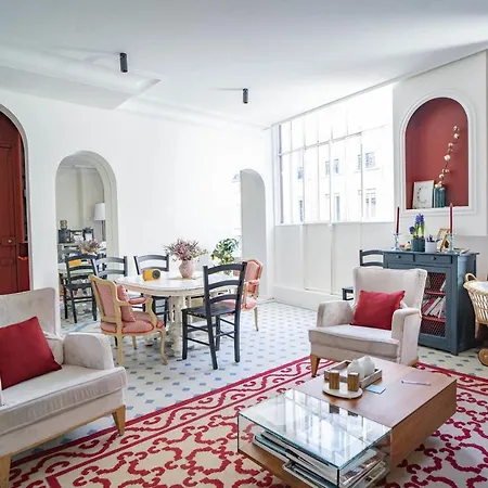 Beautiful Family Apt Batignolles District Apartment *